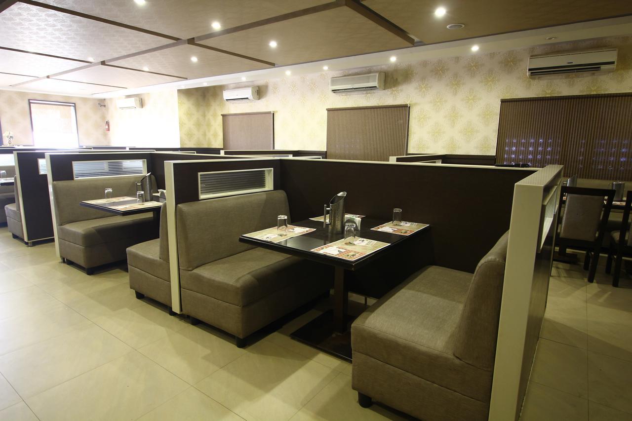 Vels Hotel Pondicherry Exterior foto